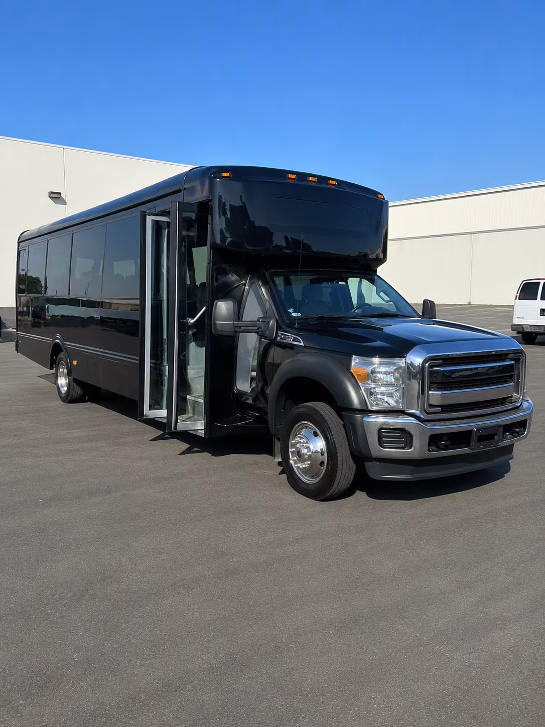 birthday party bus rentals to disneyland knott s berry farm and orange county theme parks