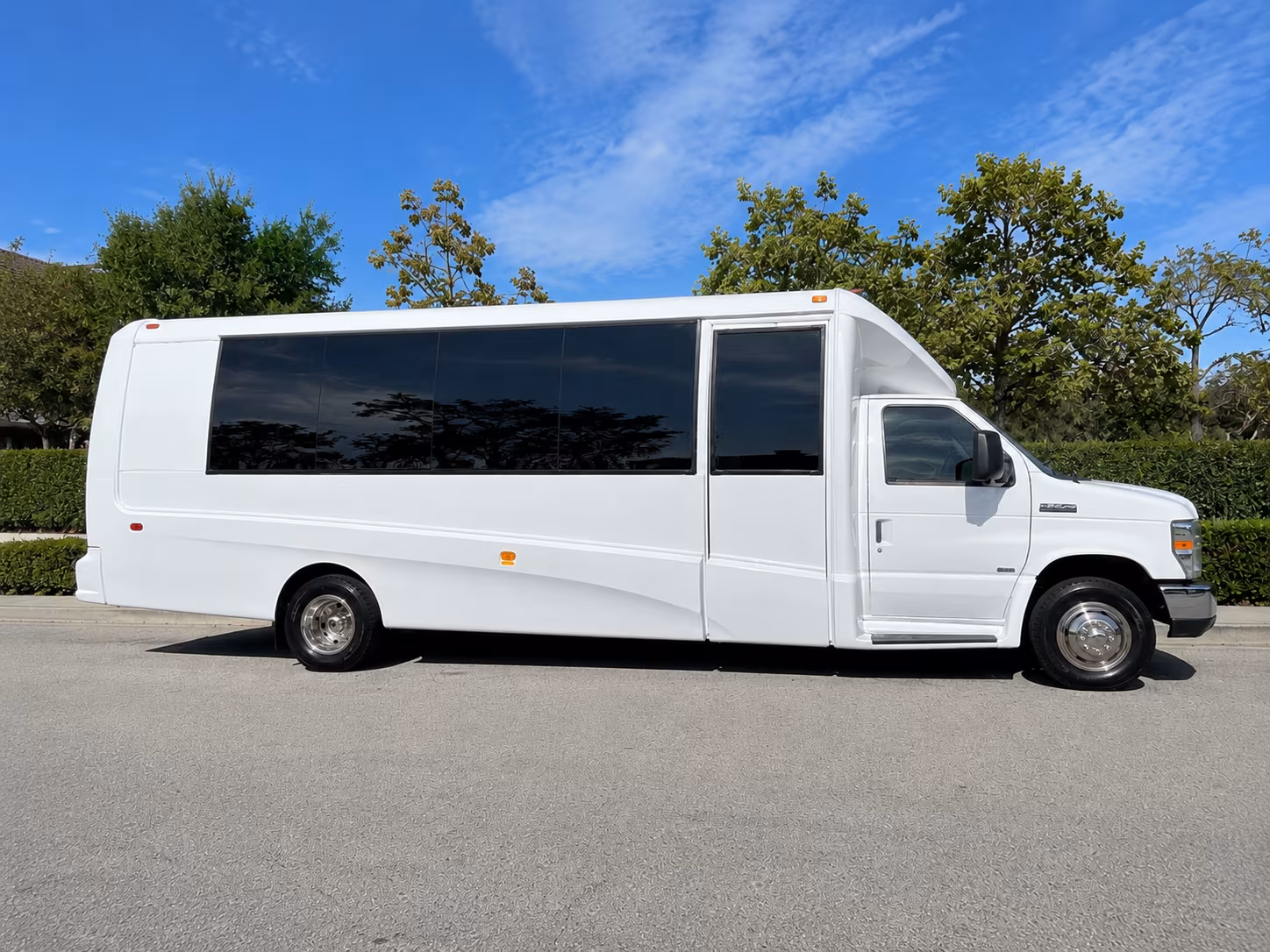book group transportation for your next airport transfer 4