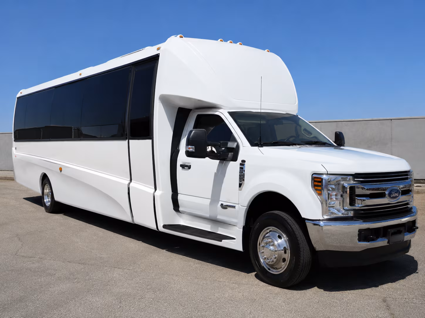 book group transportation for your next airport transfer 5
