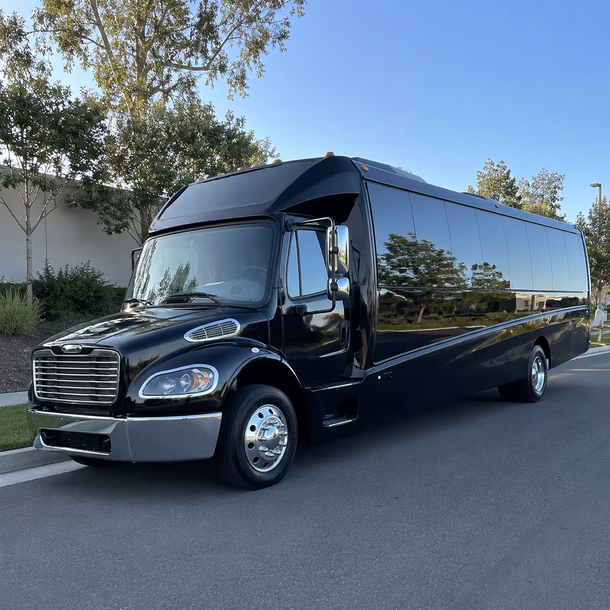 costa mesa 18 passenger minibus