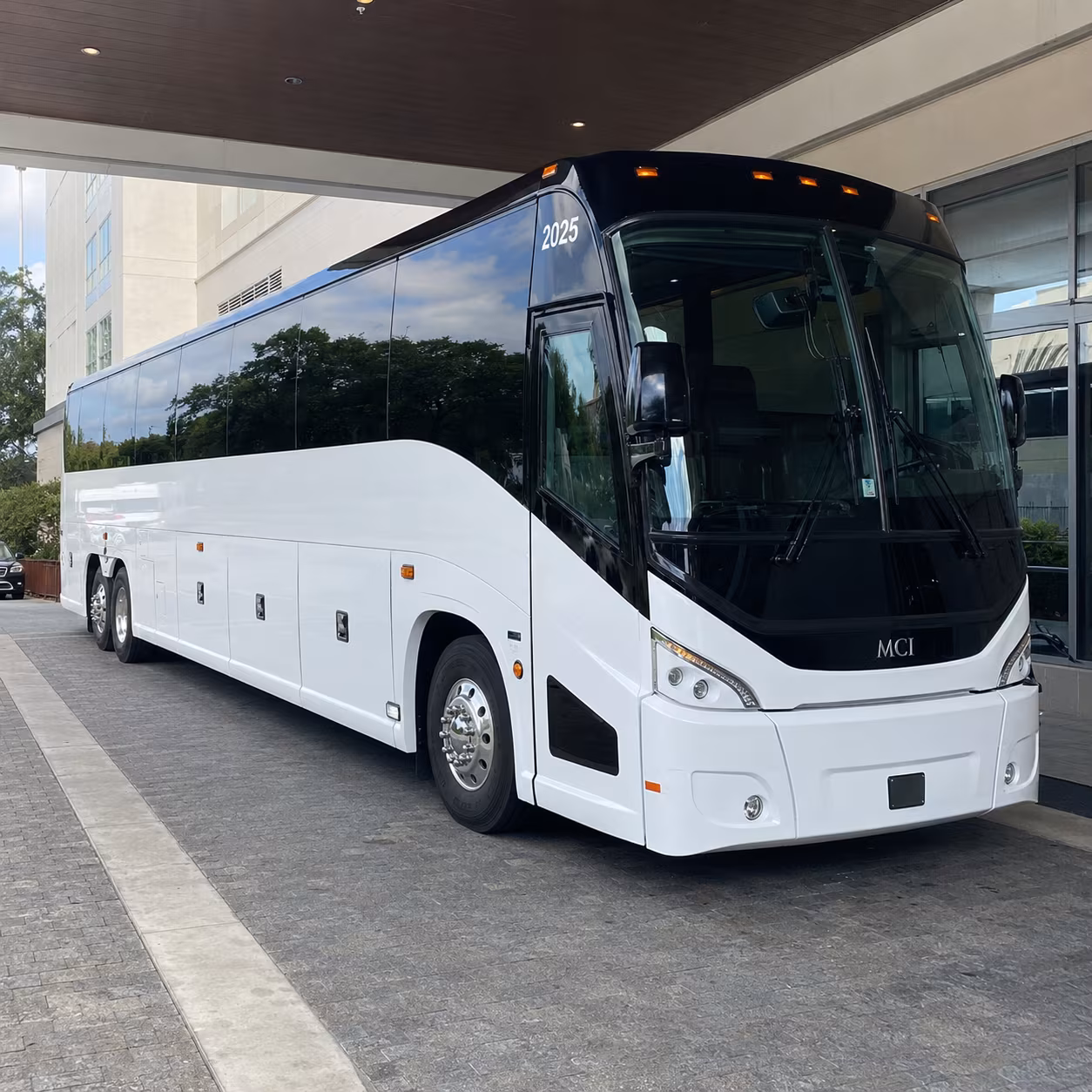 costa mesa 54 passenger charter bus
